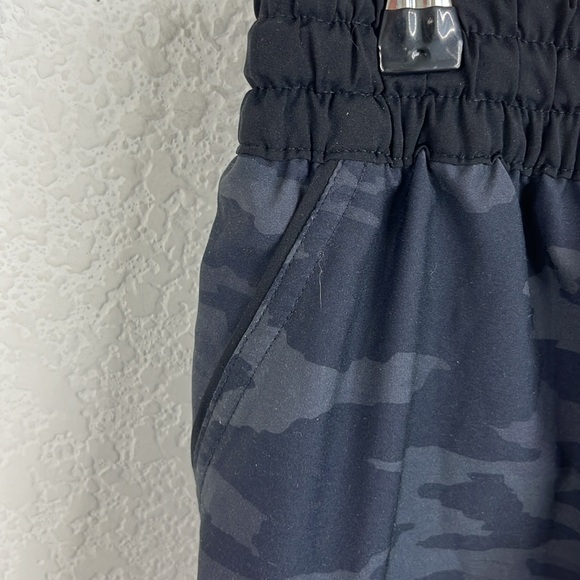 VUORI Women's Black Watercolor Camo Clementine Running Liner Shorts - Picture 7 of 8